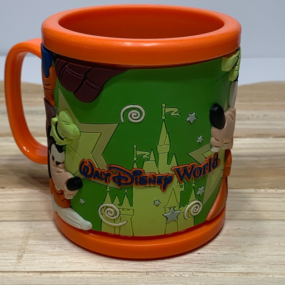 Disney Goofy plastic cup 6 oz - Picture 2 of 6